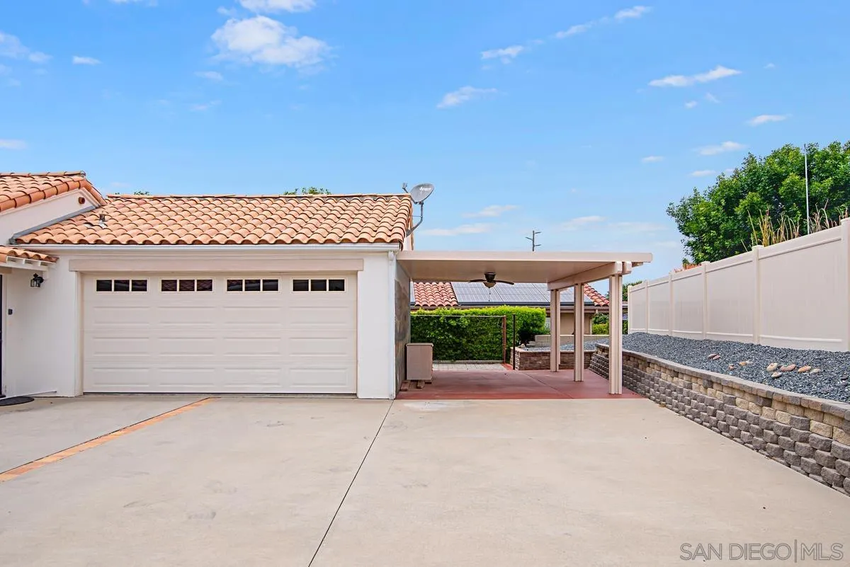 1180 N Crescent Ridge
