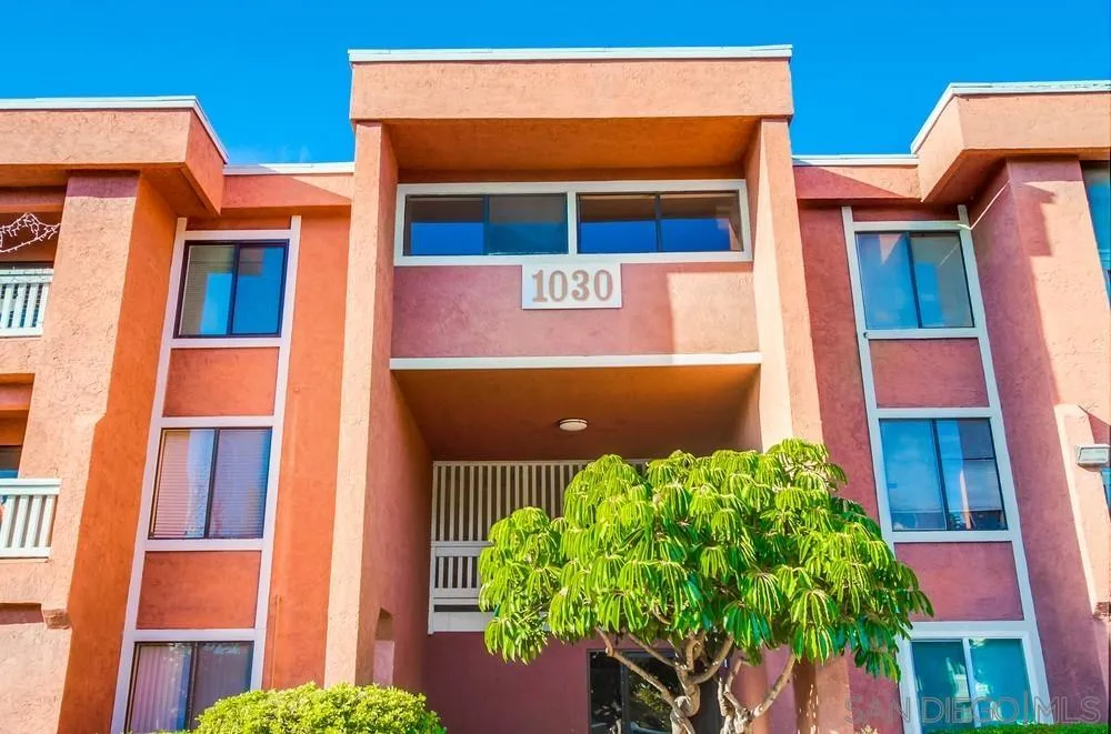 1030 E Washington Unit 116