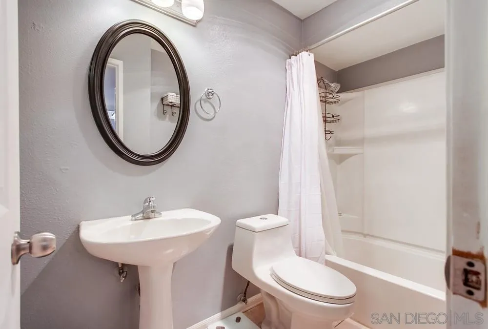 1030 E Washington Unit 116