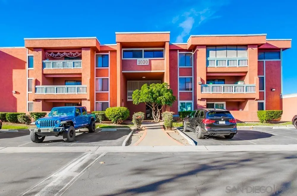 1030 E Washington Unit 116