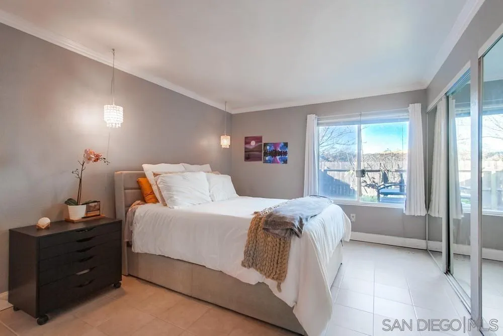 1030 E Washington Unit 116