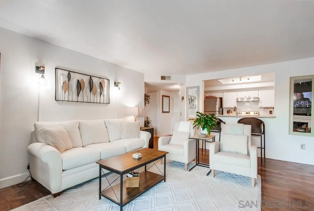 1030 E Washington Unit 116