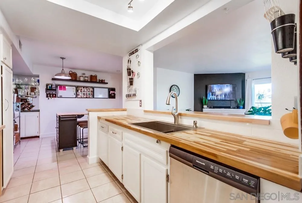 1030 E Washington Unit 116