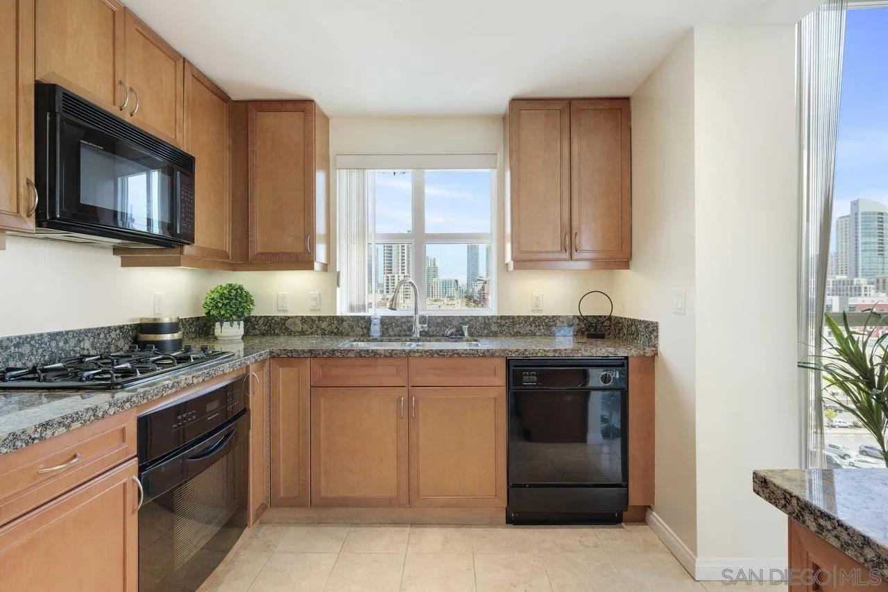 510 1st Ave Unit 902