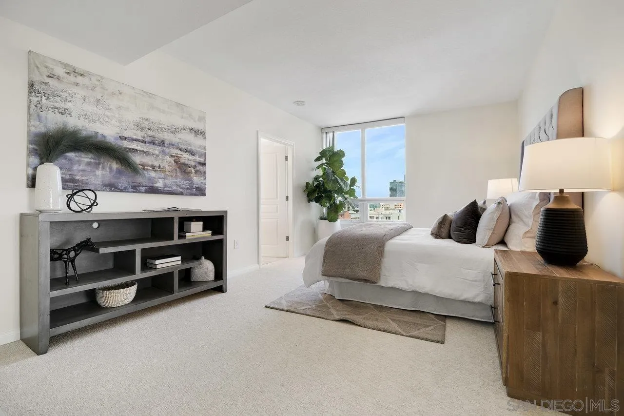 510 1st Ave Unit 902