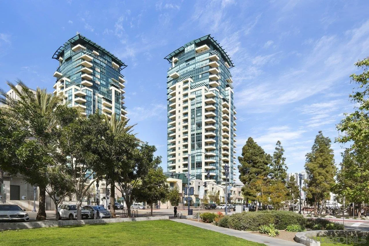 510 1st Ave Unit 902