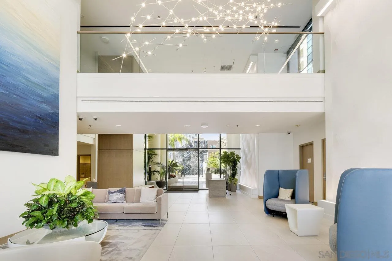 510 1st Ave Unit 902