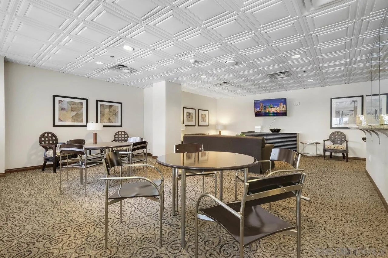 510 1st Ave Unit 902