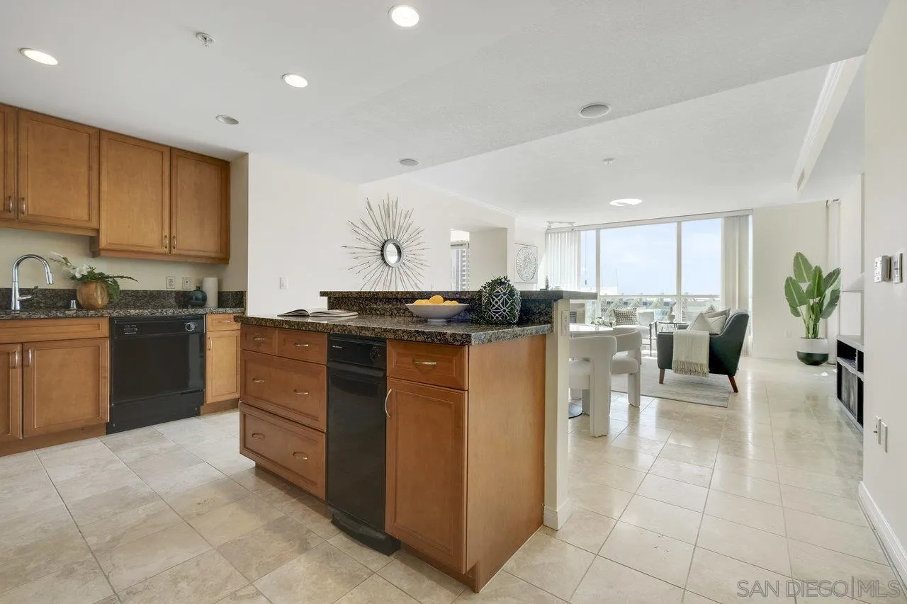 510 1st Ave Unit 902