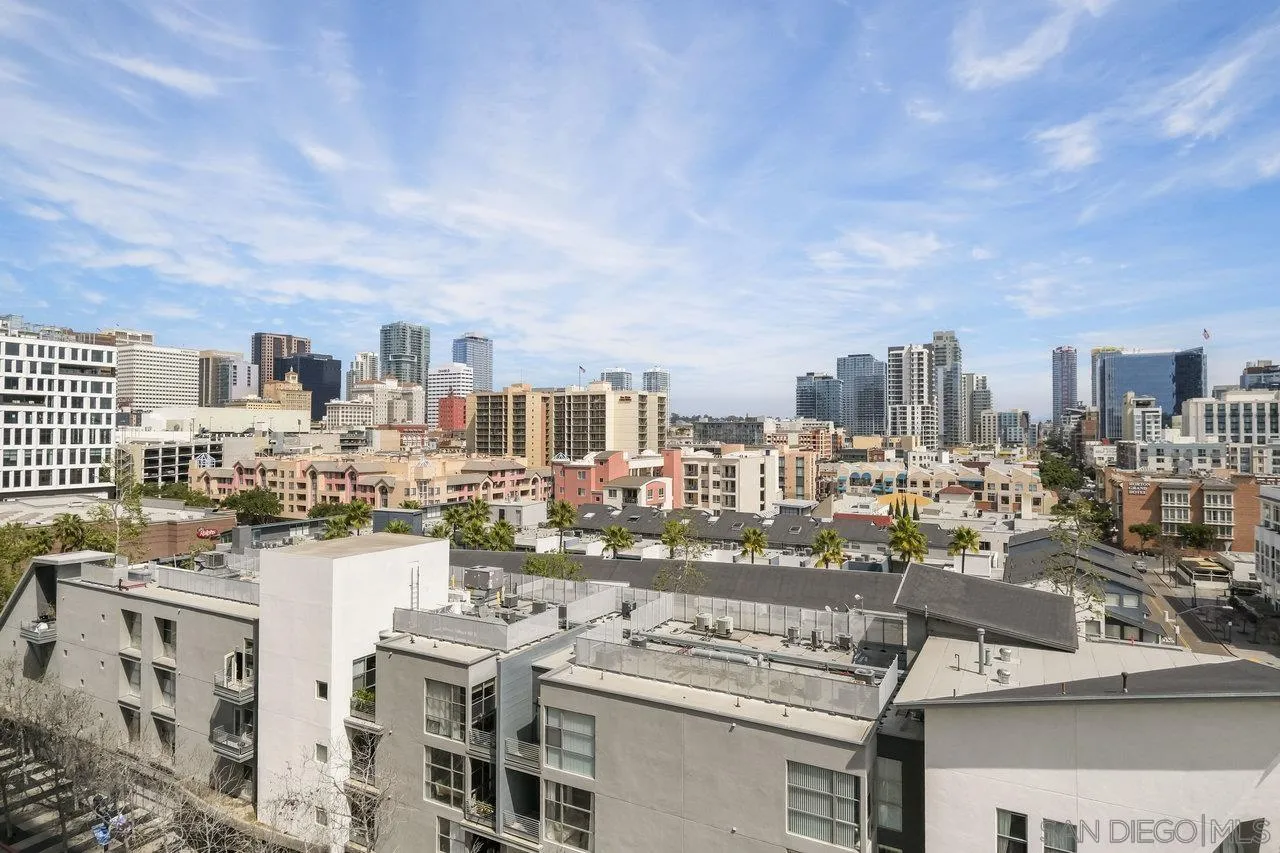 510 1st Ave Unit 902