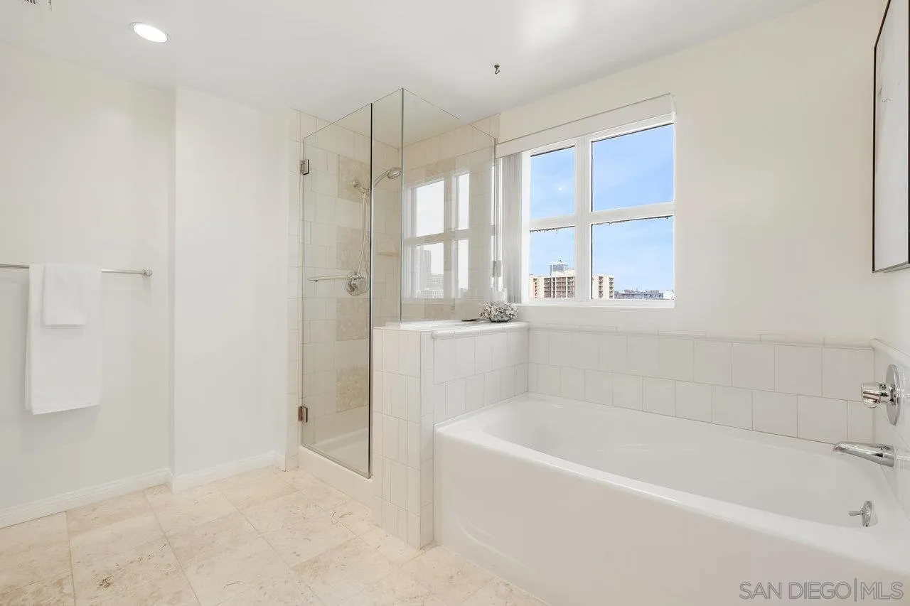 510 1st Ave Unit 902