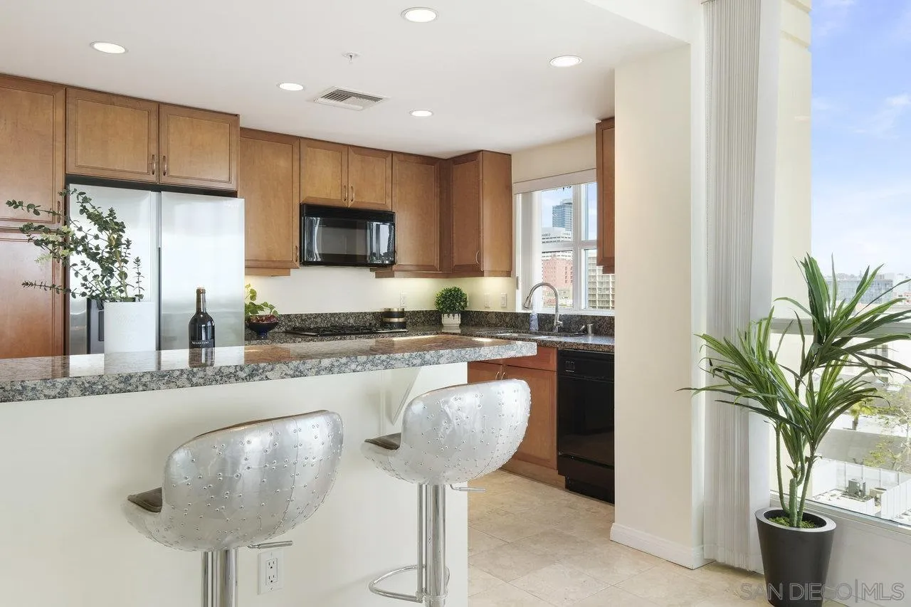 510 1st Ave Unit 902