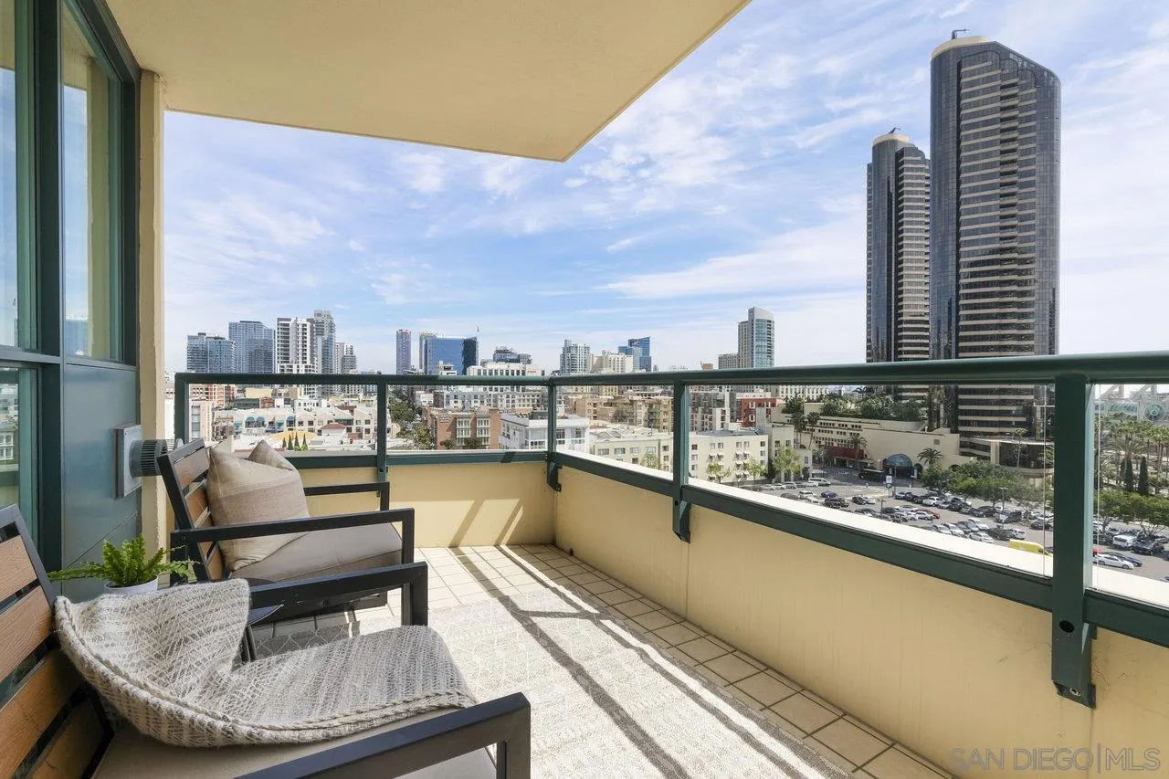 510 1st Ave Unit 902