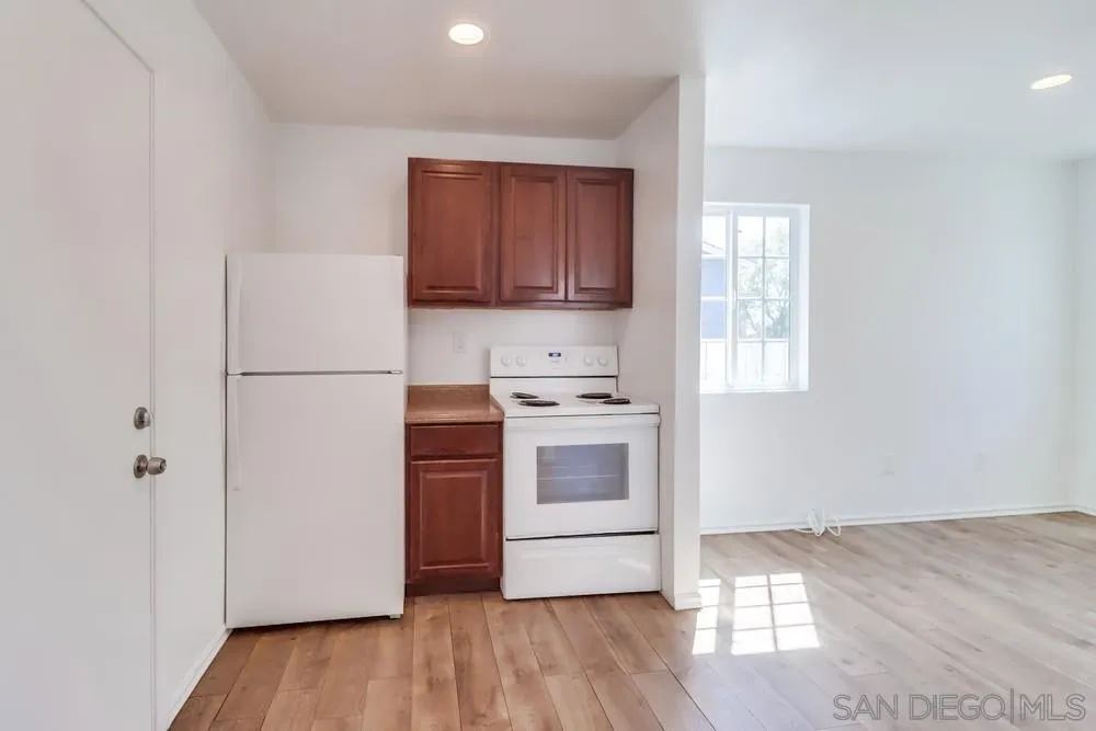 3707-21 Euclid Ave