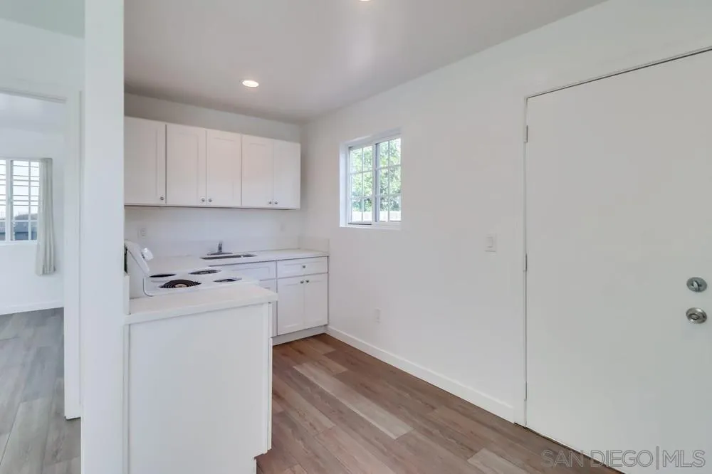 3707-21 Euclid Ave
