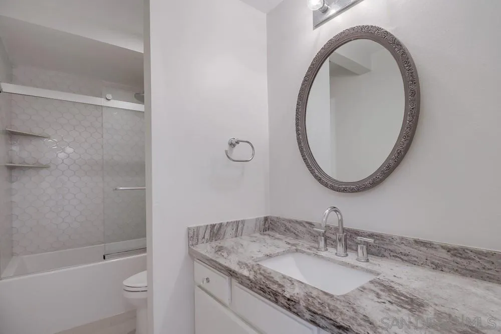 370 Rosecrans Unit 305