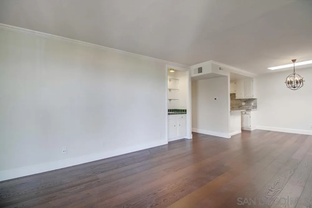 370 Rosecrans Unit 305