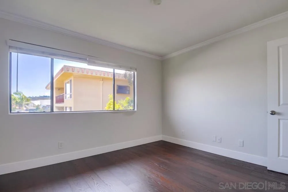 370 Rosecrans Unit 305