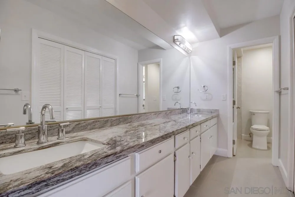 370 Rosecrans Unit 305