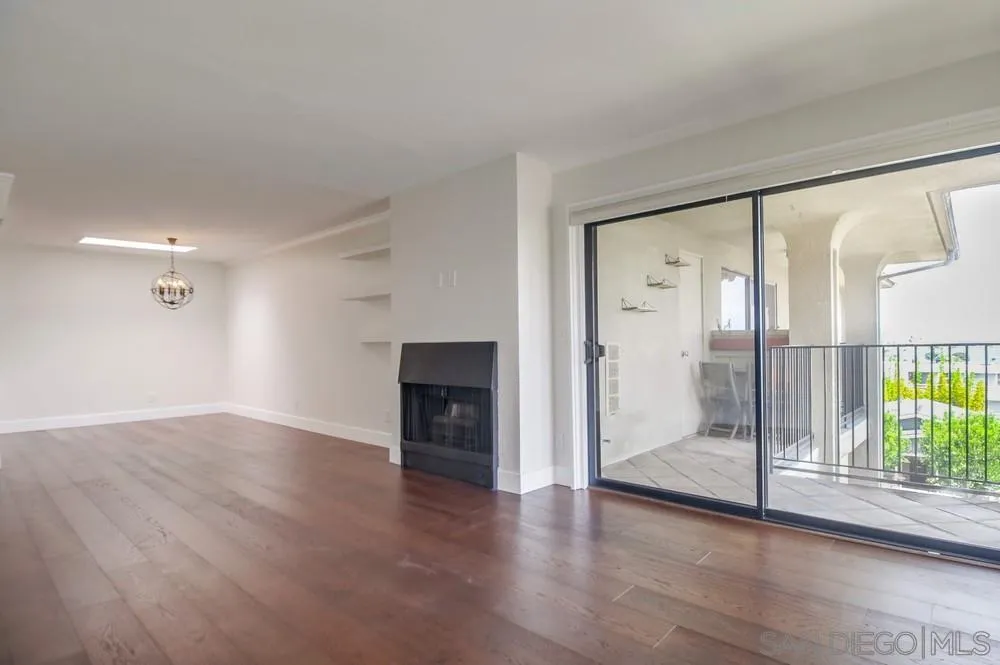 370 Rosecrans Unit 305