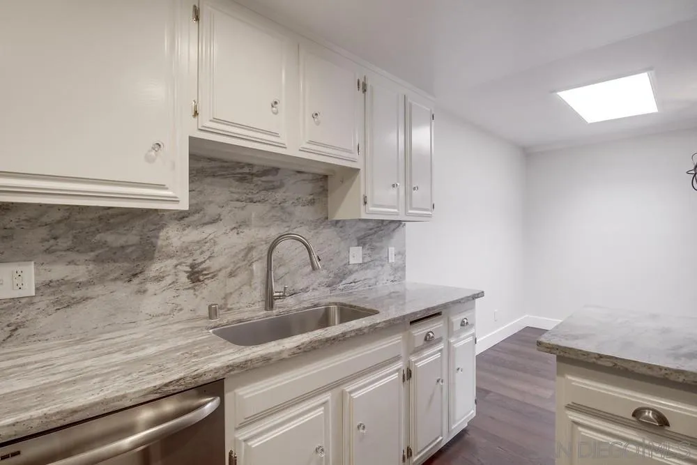 370 Rosecrans Unit 305