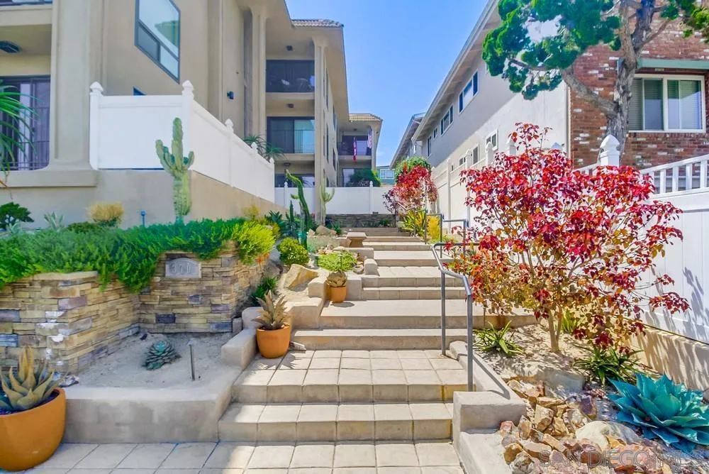 370 Rosecrans Unit 305