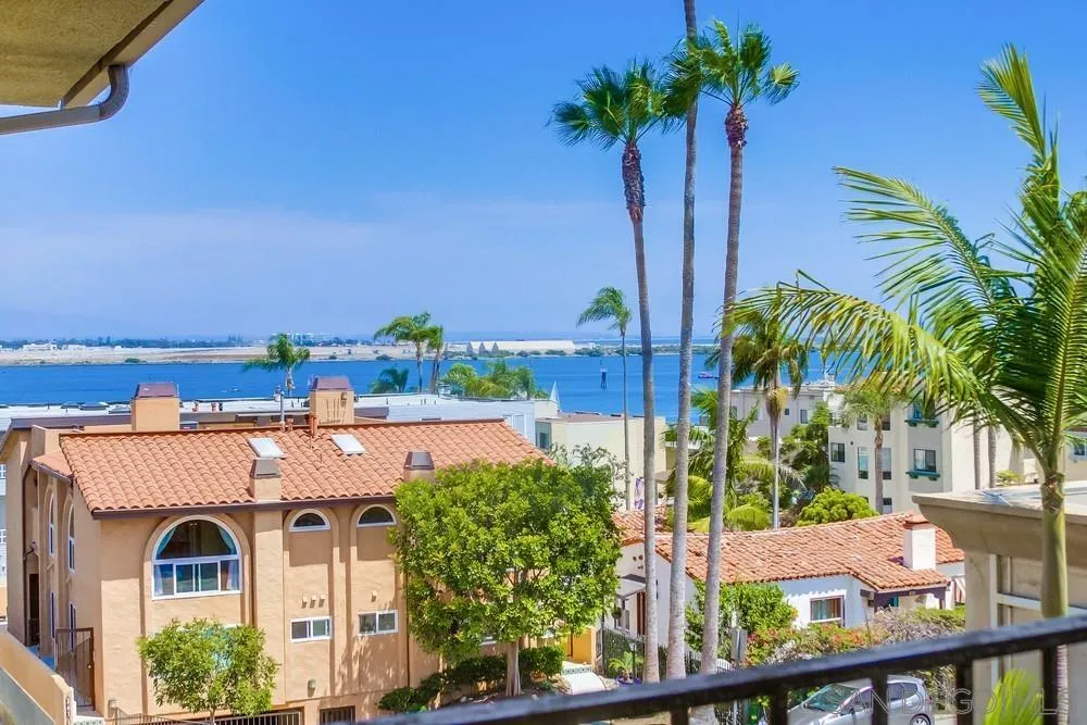 370 Rosecrans Unit 305