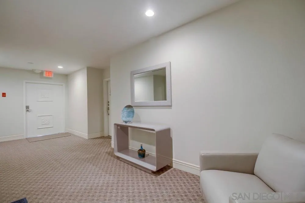 370 Rosecrans Unit 305