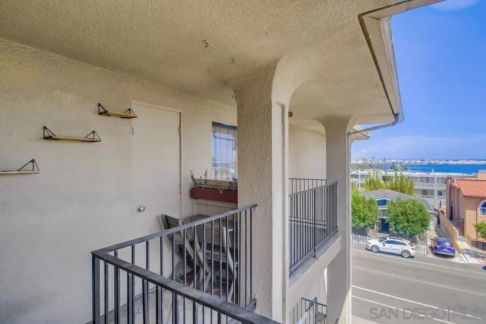 370 Rosecrans Unit 305