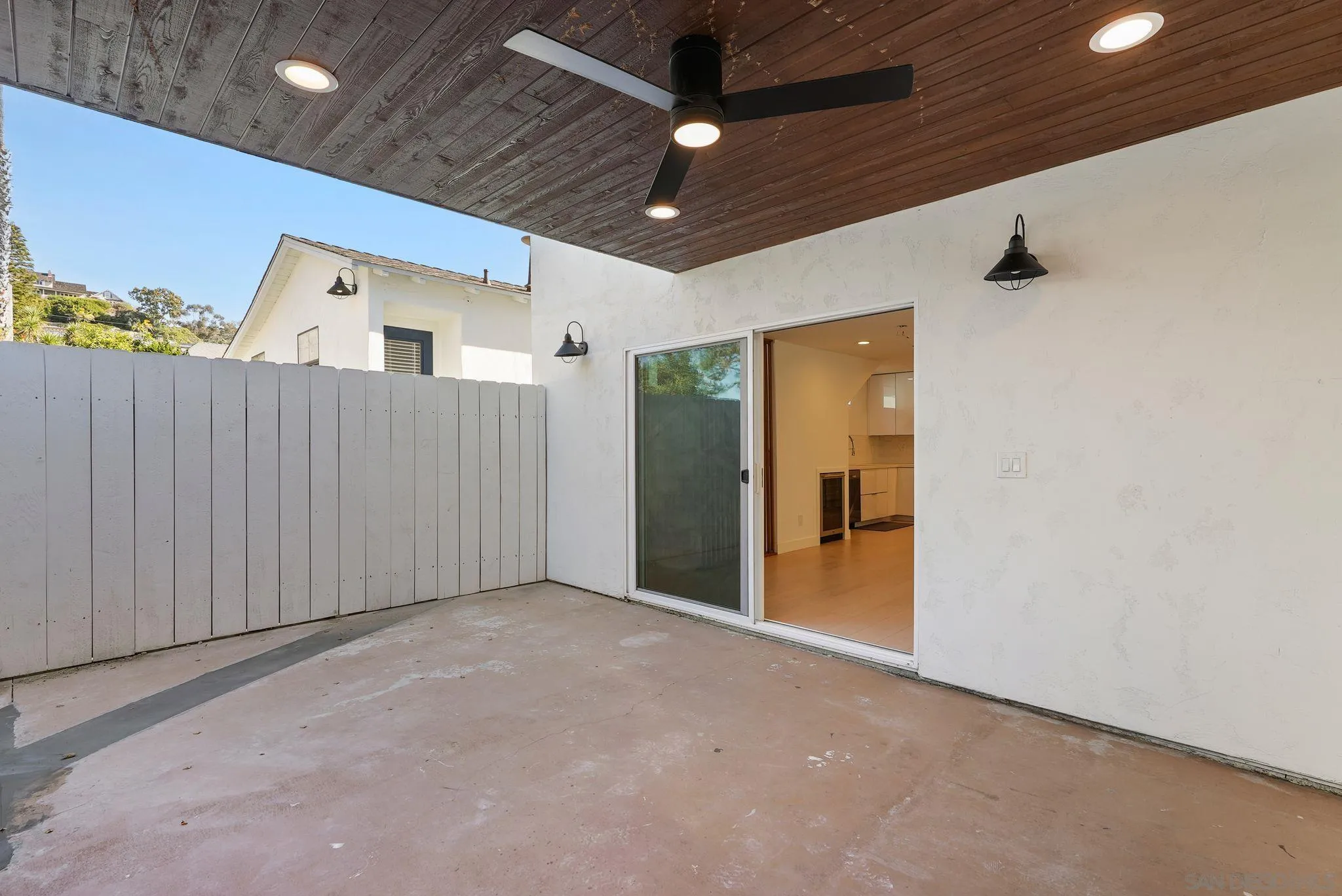 7502 High Ave