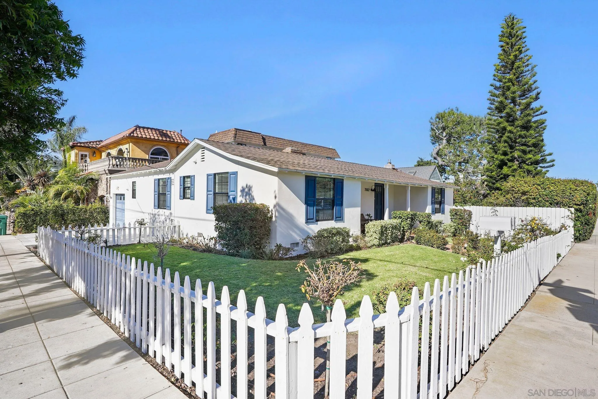 7502 High Ave
