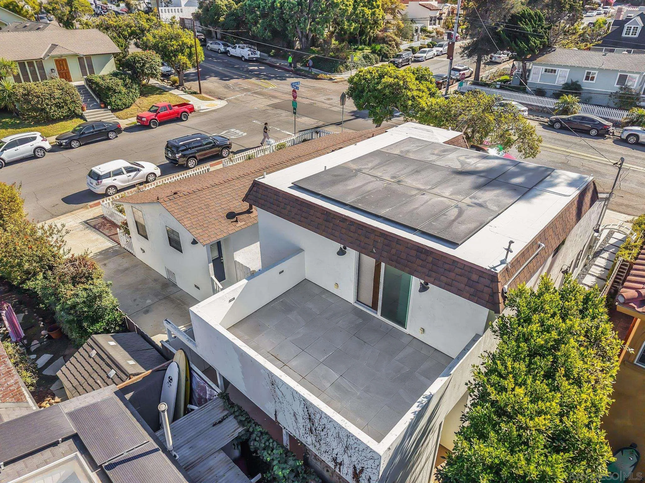 7502 High Ave