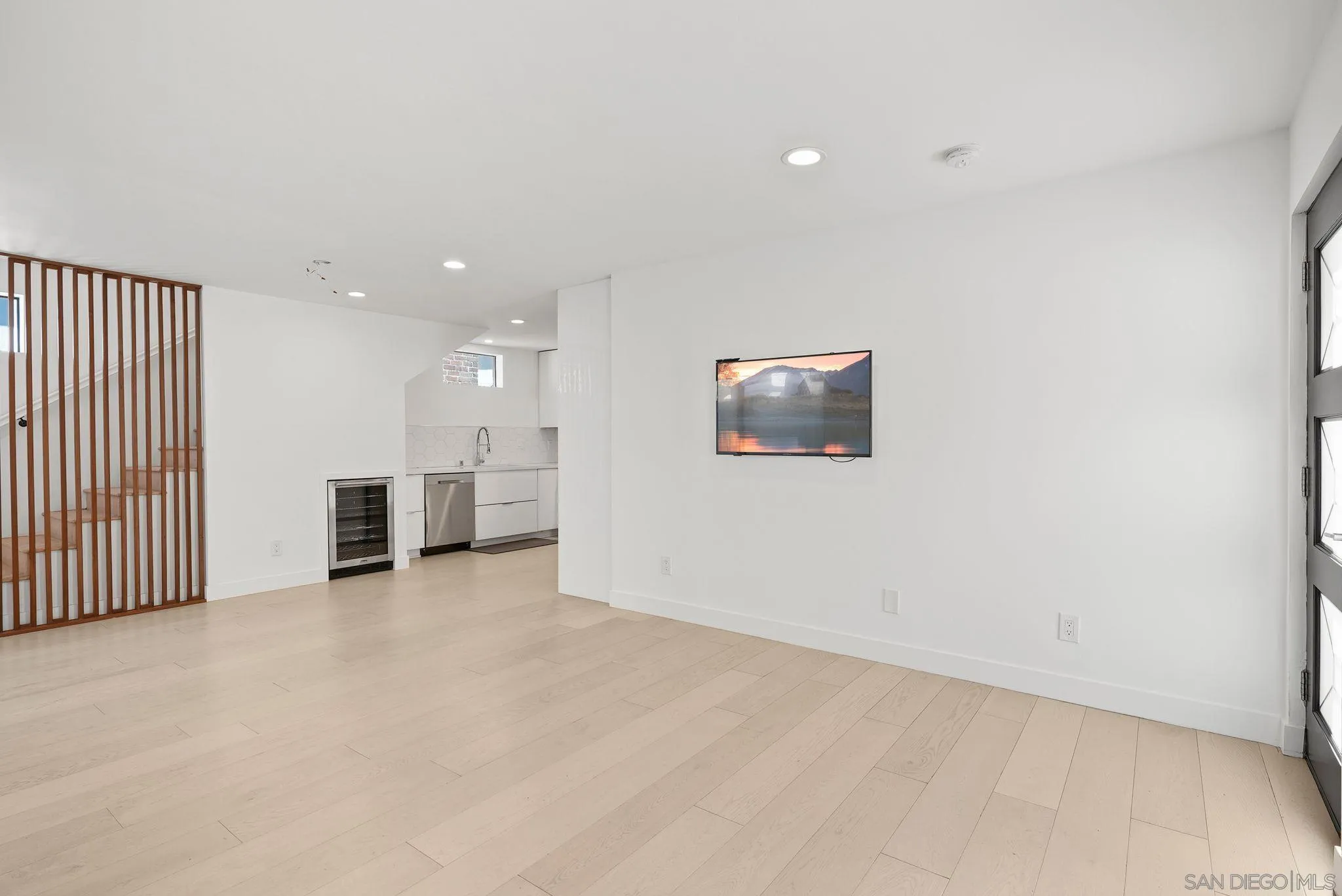 7502 High Ave
