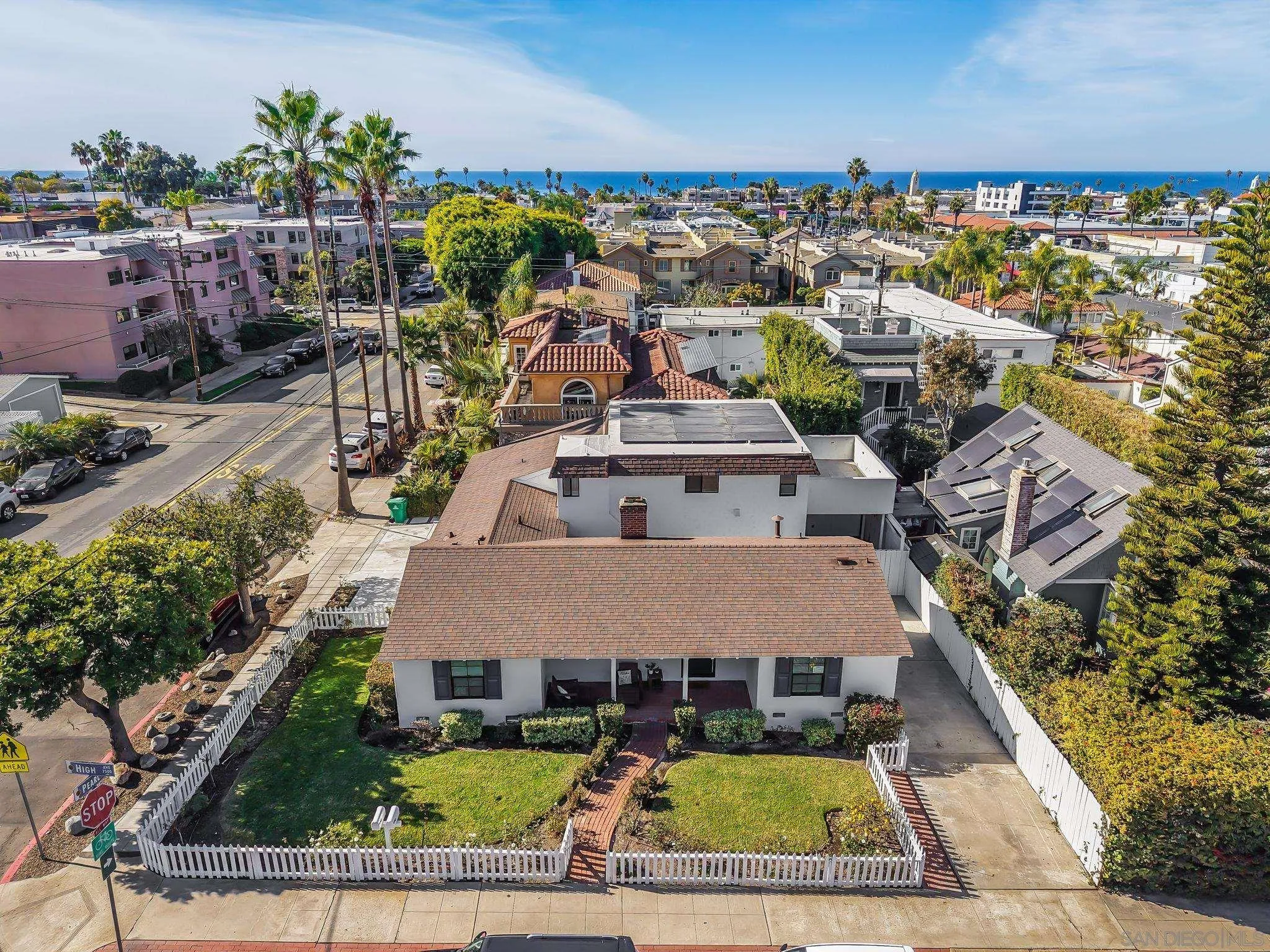 7502 High Ave