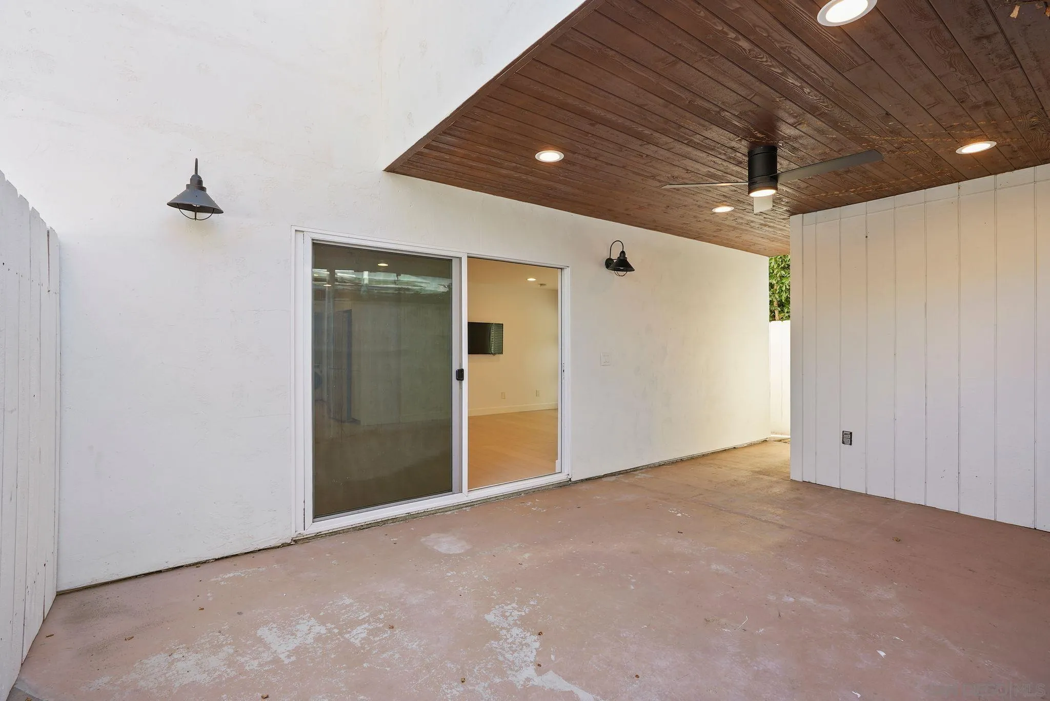 7502 High Ave