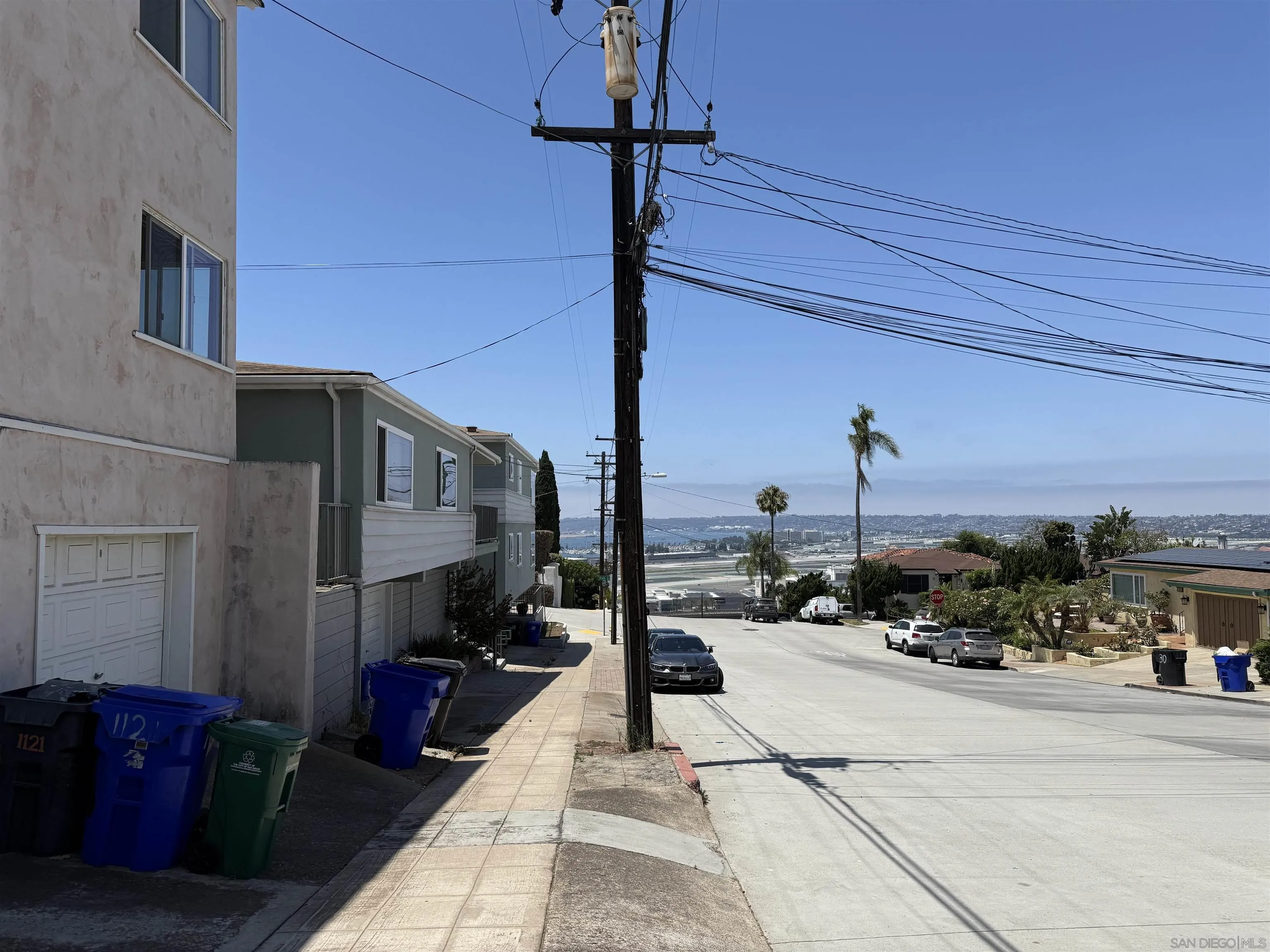 1121 W. Redwood