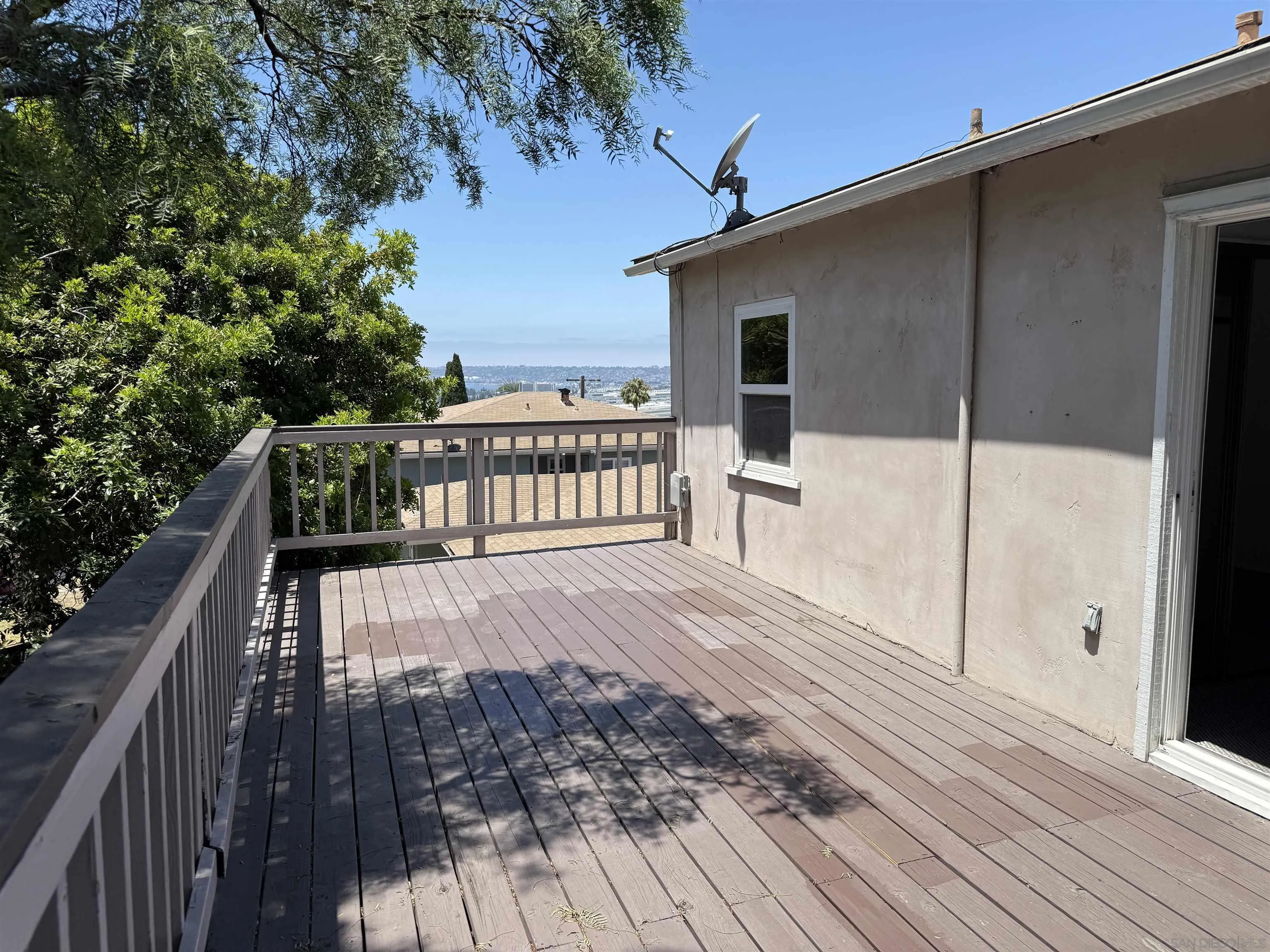1121 W. Redwood