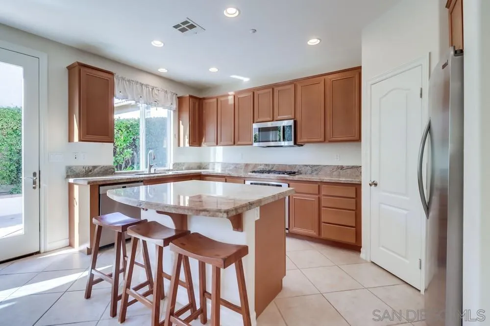 17020 New Rochelle Way, San Diego