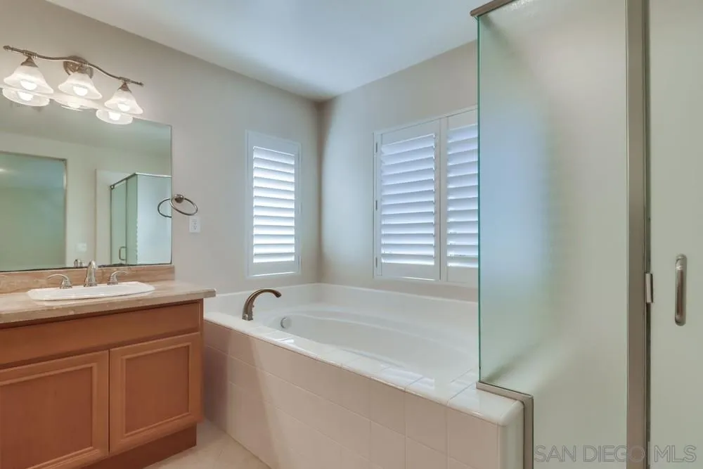 17020 New Rochelle Way, San Diego