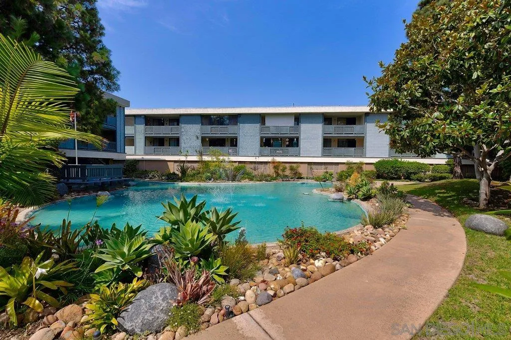 3098 Rue D'orleans Unit 226