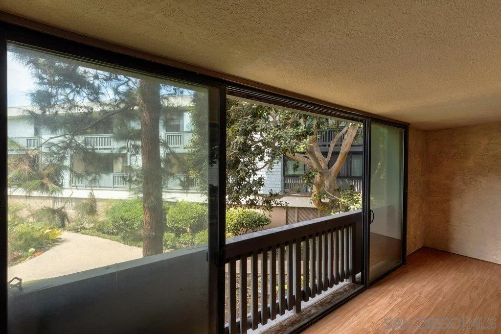 3098 Rue D'orleans Unit 226