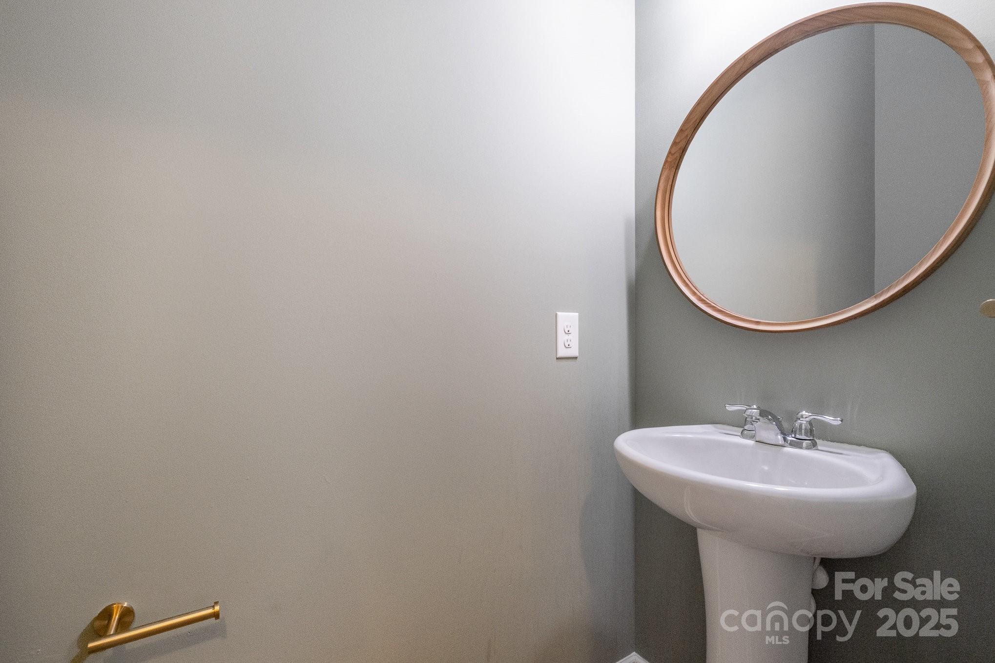 15324 Colonial Park Drive