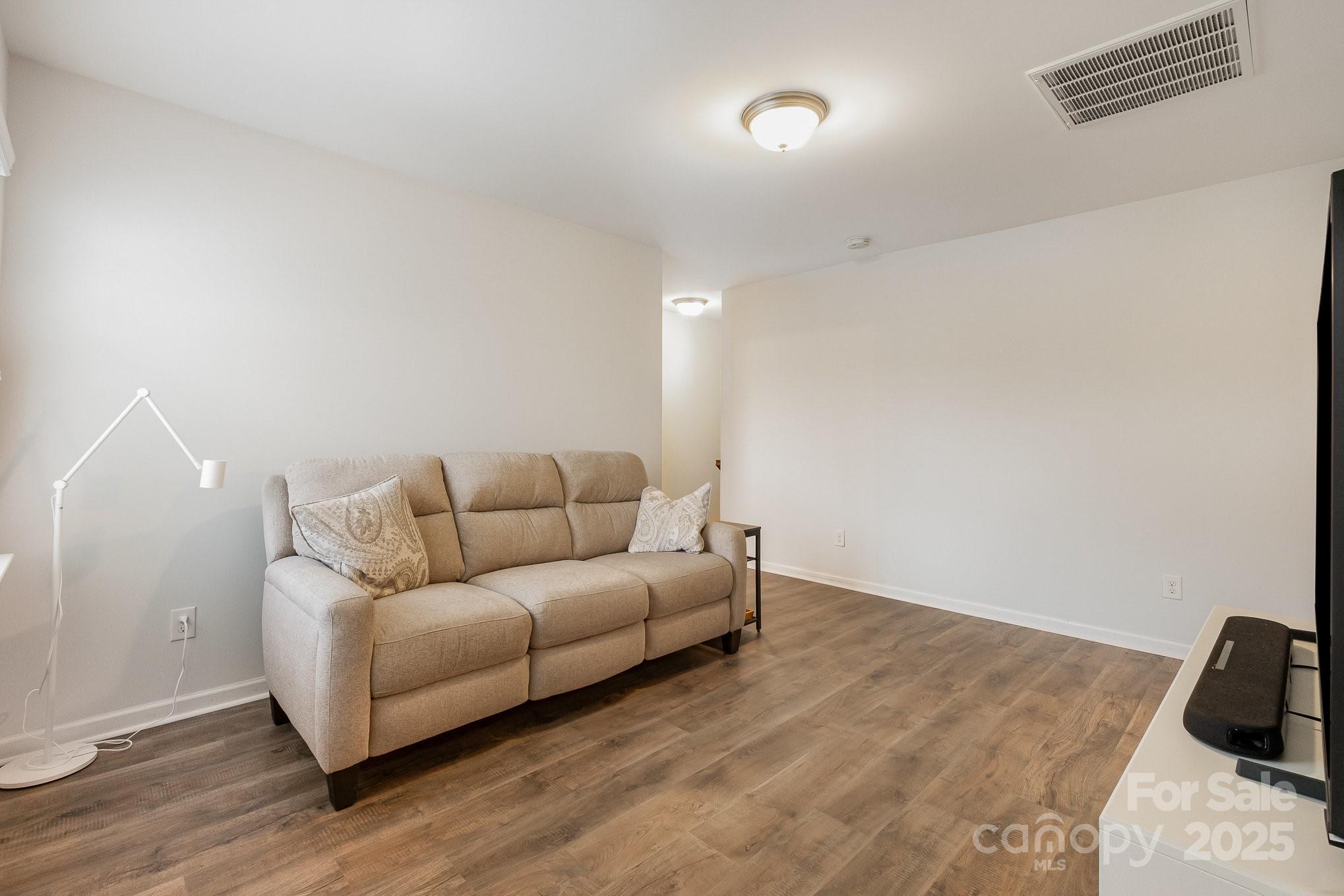 15324 Colonial Park Drive