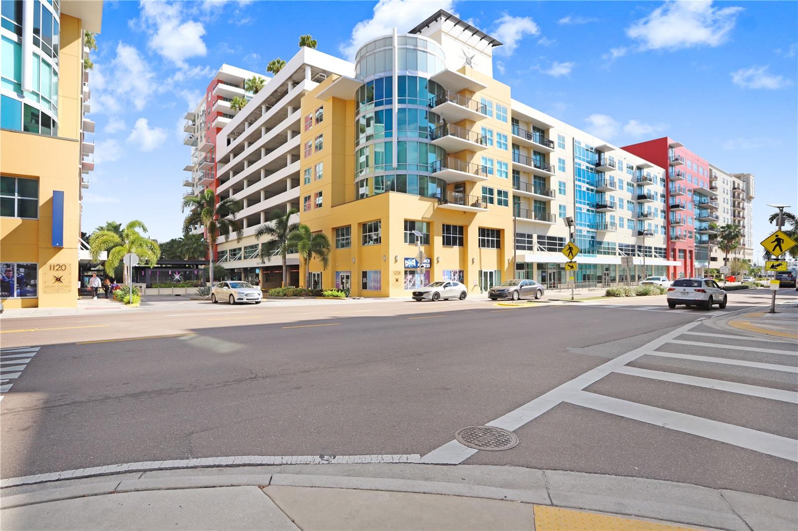1208 E KENNEDY BLVD #1211