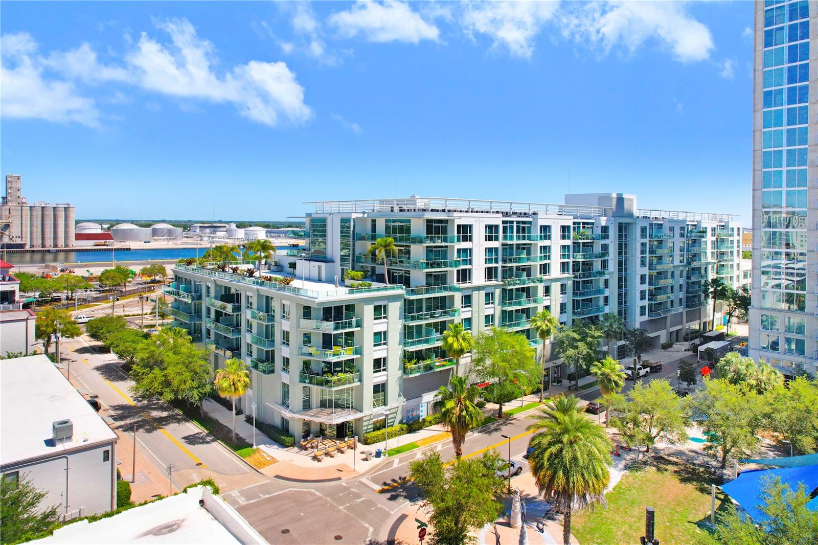 912 CHANNELSIDE DR #2409