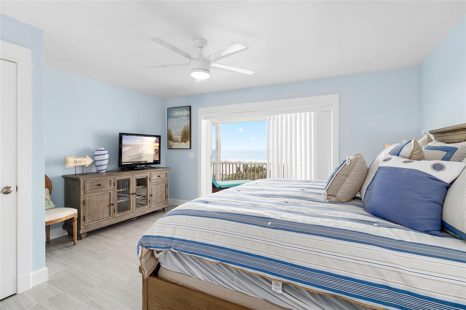 460 GULF BLVD #4