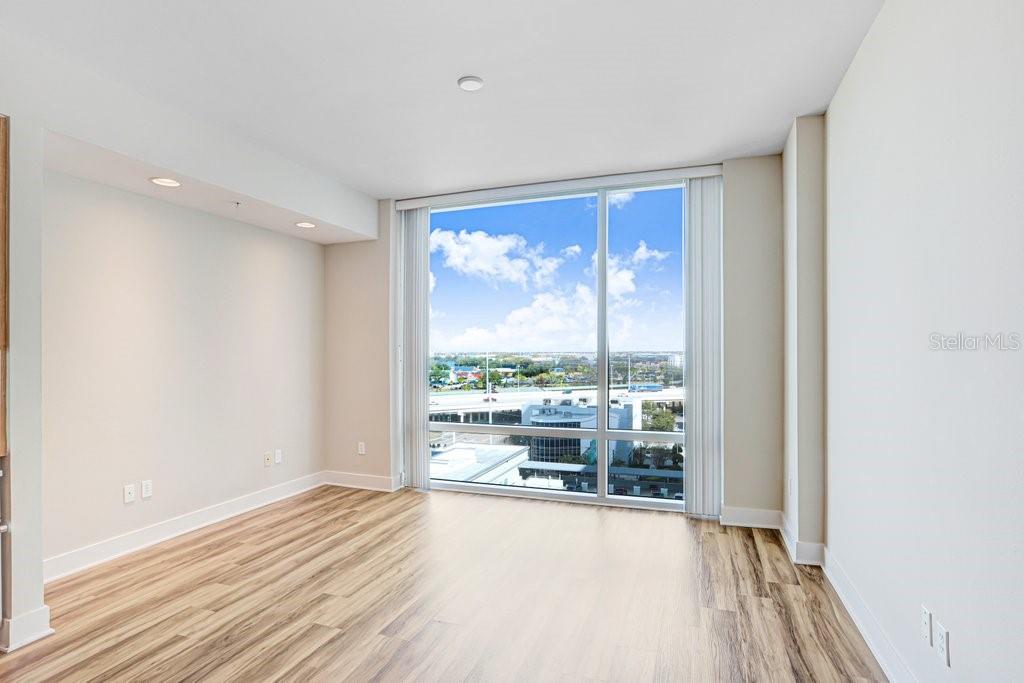 1120 E KENNEDY BLVD #1020