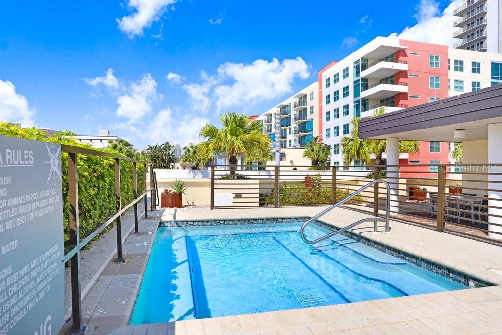 1120 E KENNEDY BLVD #1020
