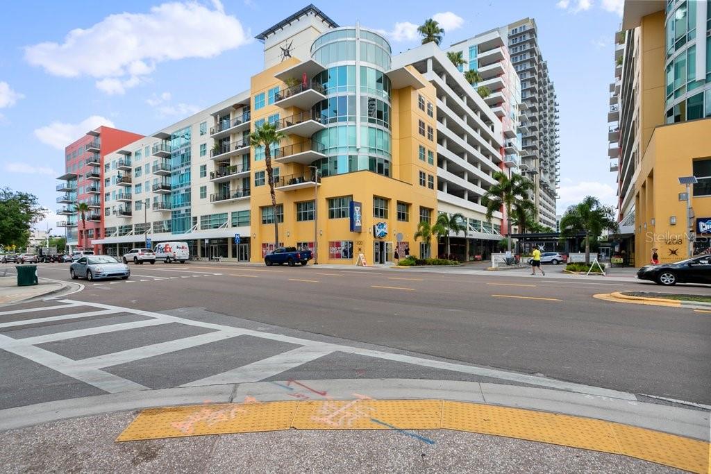 1120 E KENNEDY BLVD #1020