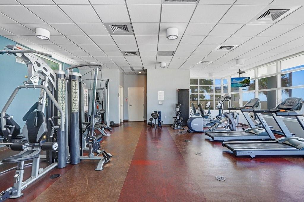 1120 E KENNEDY BLVD #1020